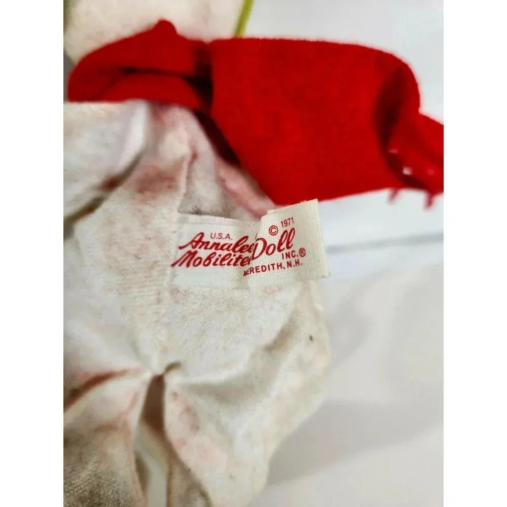 Vintage Annalee Sitting Snowman Figure Mittens Scarf Cute Vintage 1970s - Picture 5 of 7